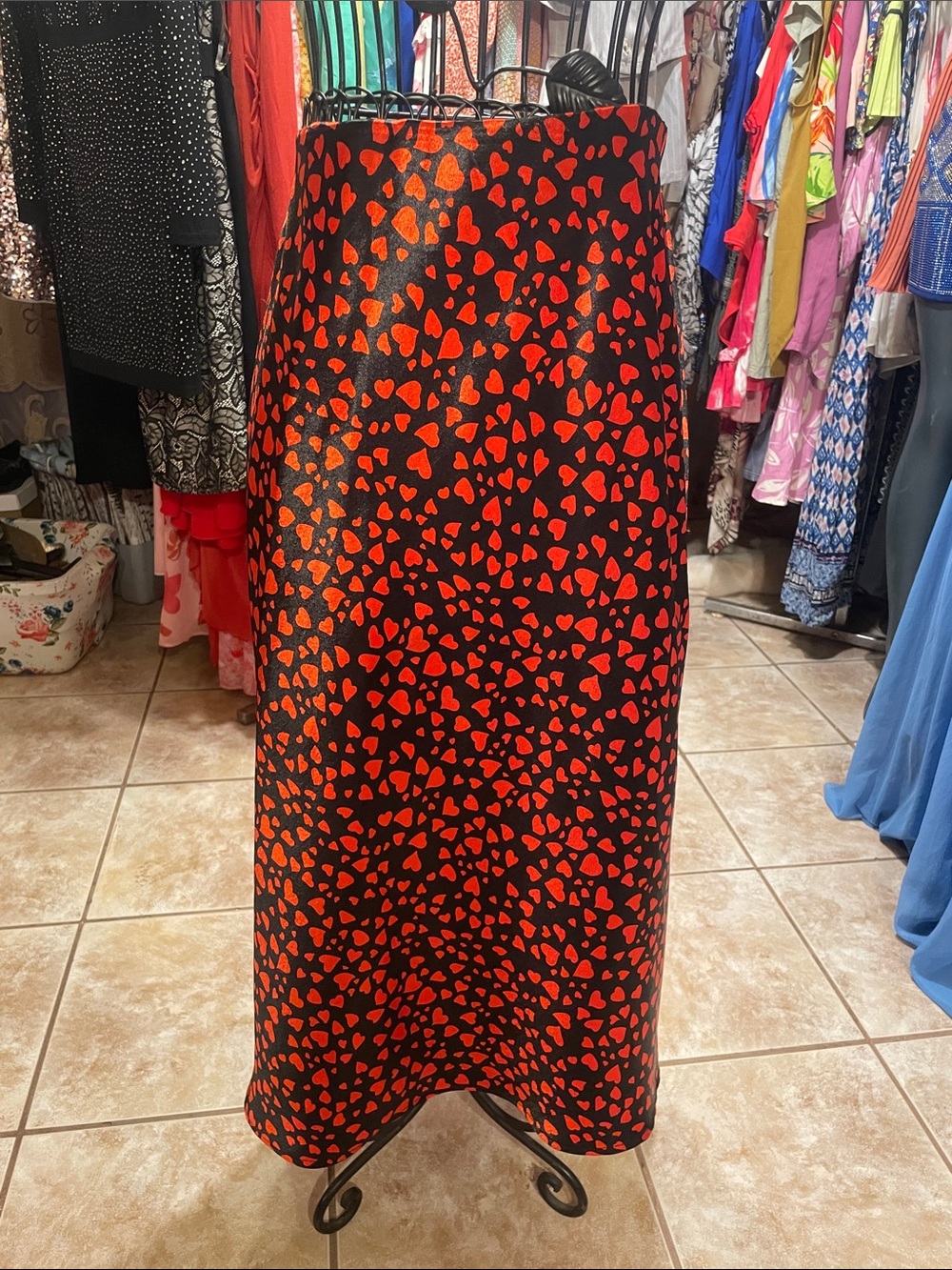 Red Heart-Print Maxi Skirt - Women's Black & Red